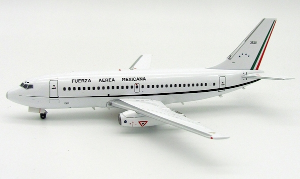 B737-200 (Mexican Air Force) 3520 With Stand IF732MAF001