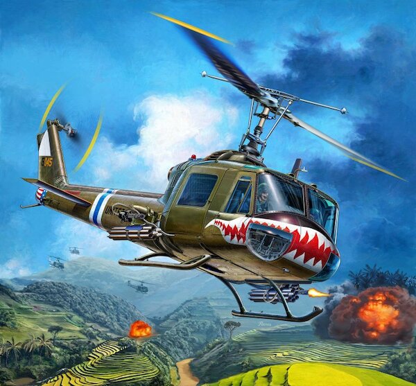 Bell UH1C Huey (Ex MRC/Academy) 04960