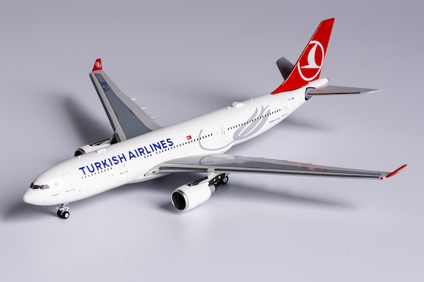 Airbus A330-200 Turkish Airlines TC-JNE  61033