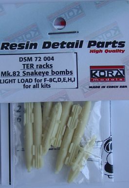 Triple Ejection Racks (2x) with 6 MK82 Snakeye bombs dsm72004