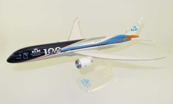 Boeing B787-10 Dutch aviation 100 year Memorial Limited Collectors Edition KLM100