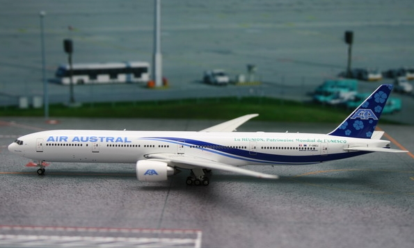 Boeing B777-300ER Air Austral F-OREU 11037