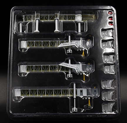 SPECIAL OFFER 1:200 Airport Passenger Bridge and KLM GSE set       LH2090+XX2026 