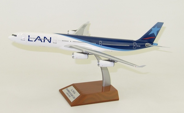 A340-300 (LAN Airlines) CC-CQC With Stand IF343LAN001