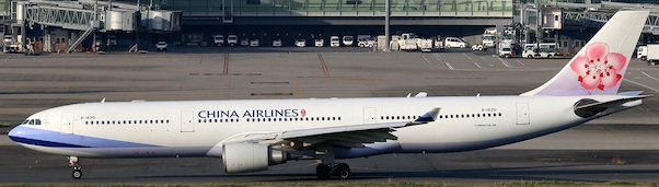 Airbus A330-300 China Airlines B-18351 AV4060