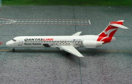 Boeing B717 Qantaslink Discover Tasmania VH-YQW 11159