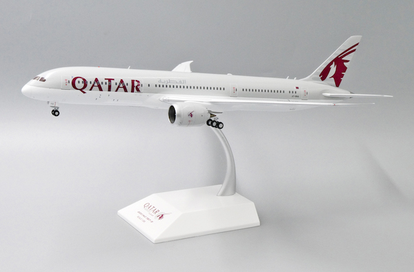 Boeing 787-9 Dreamliner Qatar Airways A7-BHA With Stand XX2331