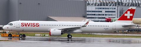 Airbus A321neo Swiss HB-JPA With Stand EW221N007