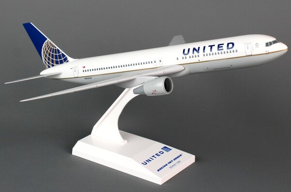 B767-300 (United) SKR726