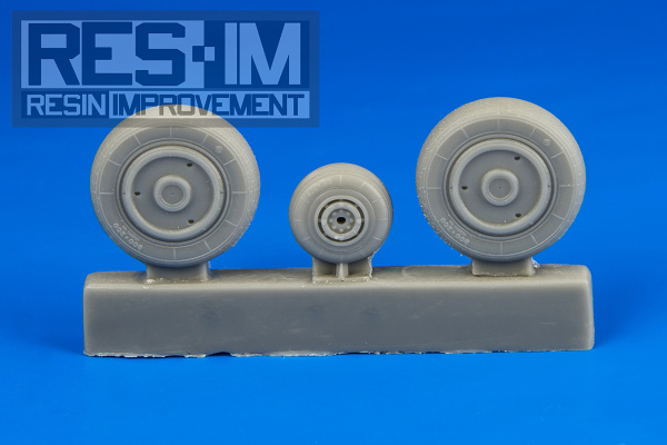 Mikoyan MiG21 late wheel set RESIM4812