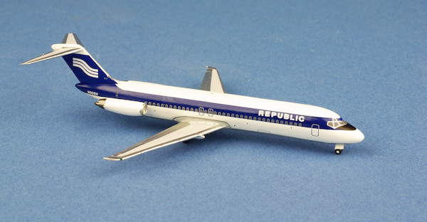 DC9-32 (Republic) N908H AC419514