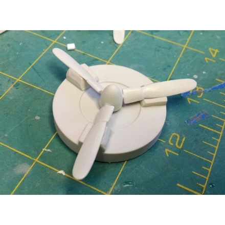 Lockheed Constellation Curtiss Electric Cuffed props with spinners (Heller) A72012