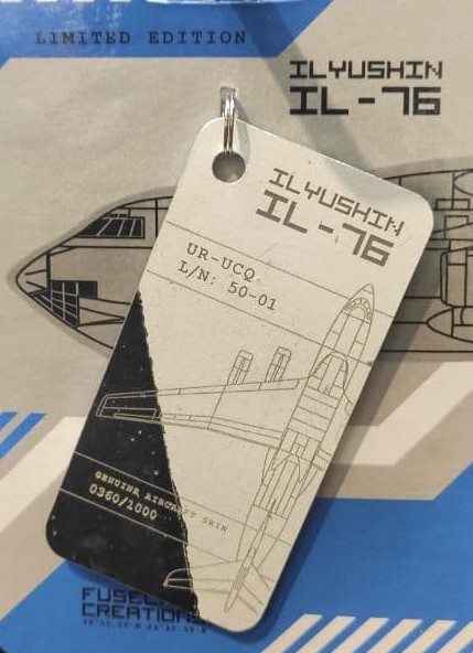 Keychain made of real aircraft skin: Ilyushin IL-76 UR-UCQ white/blue 10004777