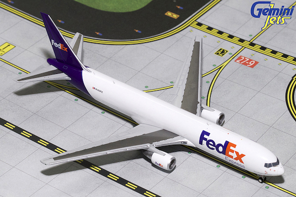 B767-300F (FedEx) N103FE GJFDX1769