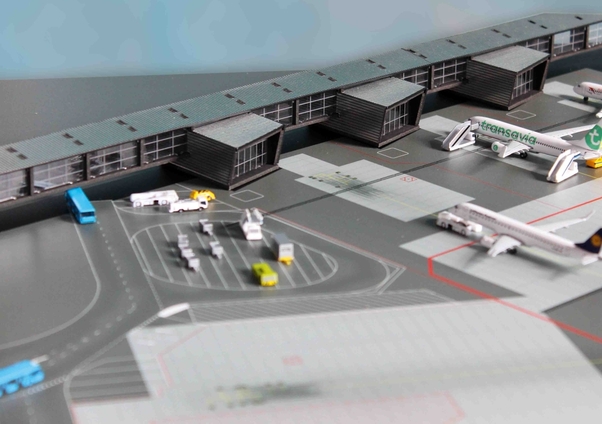 Airport Accessories (Amsterdam Airport Schiphol Pier G Corridor & Pier H) 528283
