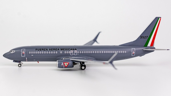Boeing B737-800/w Mexican Air Force 3527 58013