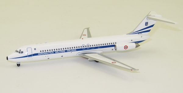 DC9-32 (Aeronautica Militare Italiana / Italian Air Force) MM62012 With Stand IFDC93IAF01