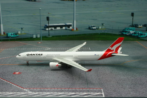 A330-300 (Qantas) VH-QPC 11148