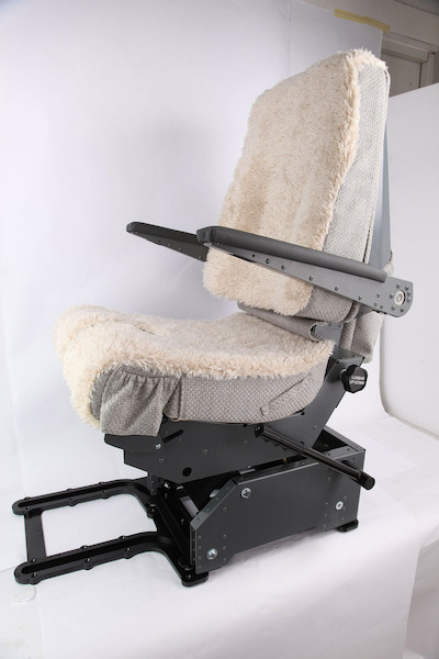 B737 Capitain Side Seat ( J-Rails Included) Not available for deliveries outside Europe. FSC-SEATCAP