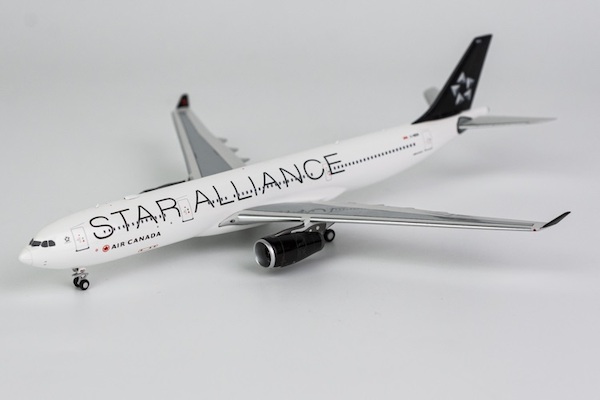 Airbus A330-300 Air Canada Star Alliance C-GEGI 62011