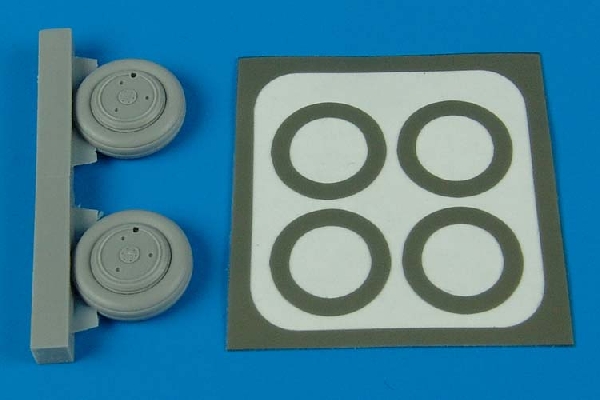 Suchoi Su15 Flagon Mainwheels & paintmask (Trumpeter) 7218