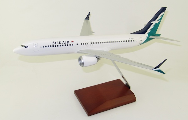 Boeing 737 MAX 8 Silk Air 9V-MBA LU073