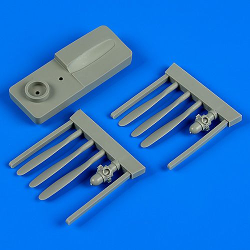 Douglas C47 Skytrain / Dakota propellers with tool (Airfix) Qb72458