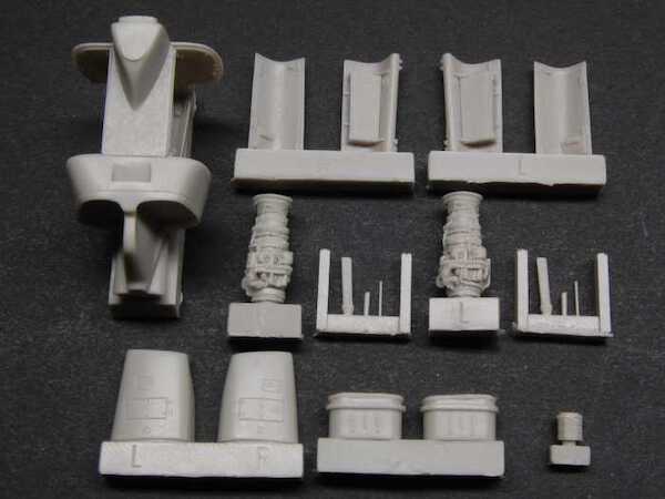 AH-1W Cobra engine set (Italeri) AC72029