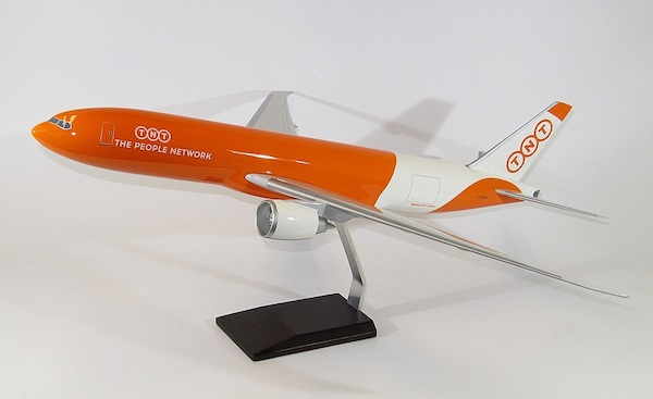 Boeing 777-200F TNT N778SA PA098