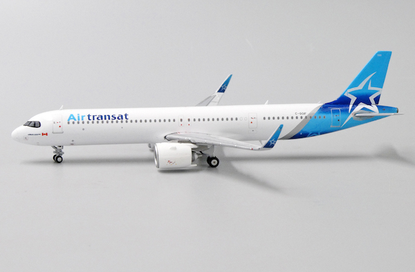 Airbus A321neo Air Transat C-GOIF With Antenna XX4183