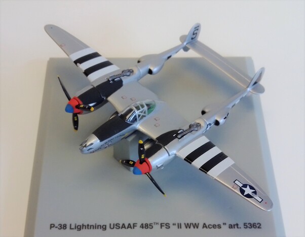 Lockheed P-38 Lightning USAAF 485FS '7E' Betty 5362