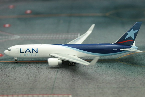 B767-300ER (LAN cargo) CC-CZZ 10917