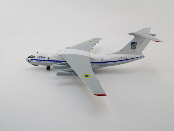 Ilyushin IL76 Ukraine UR-76732 , print damaged missing antenna , see picture 554999-dam