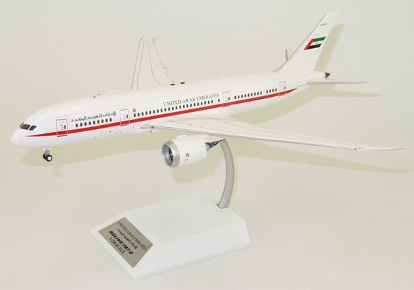 B787-8 (United Arab Emirates) A6-PFC with Stand IF7870916