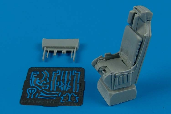 Escapac 1G-2 Ejection seat (A7E Corsair Early) 4443