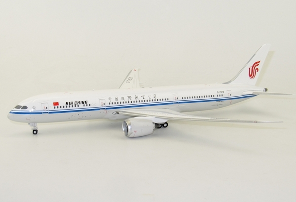 Boeing 787-8 Dreamliner Air China B-7878 20131B