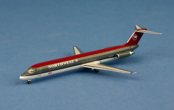 Details about   Aero Classics 1:400 scale diecast model NWA DC-9-51 Commercial Airliner N787NC 