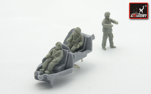 Russian-Soviet Helicopter crew (3 Figures) AR F7205
