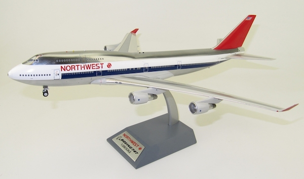 B747-400 (Northwest Airlines) N662US Polished with stand B-744-NW001P