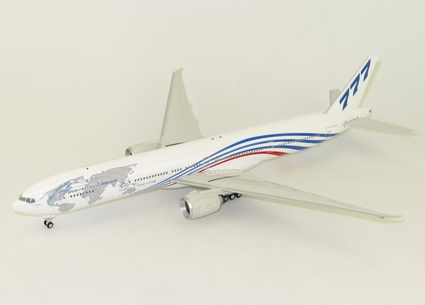 Boeing 777-300ER Boeing House Color N5016R with stand 20142