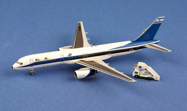 B757-200 (El Al Israel) 4X-EBM + truck AC419462