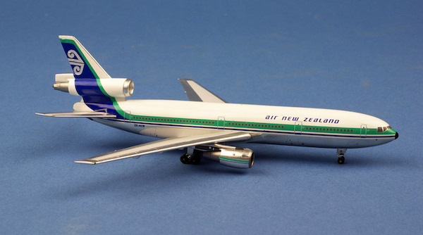DC10-30 (Air New Zealand) ZK-NZR AC419429