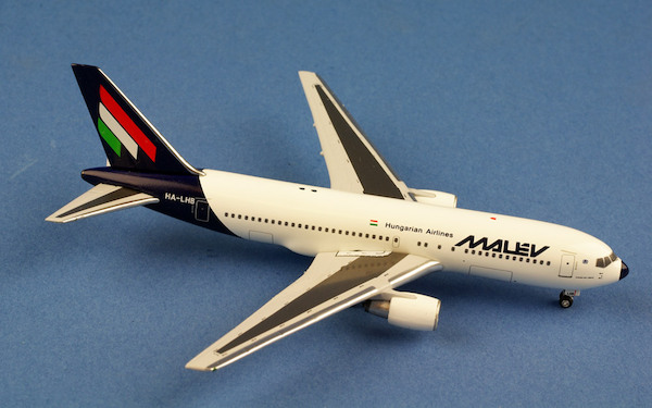 B767-200 (Malev) HA-LHB AC419567