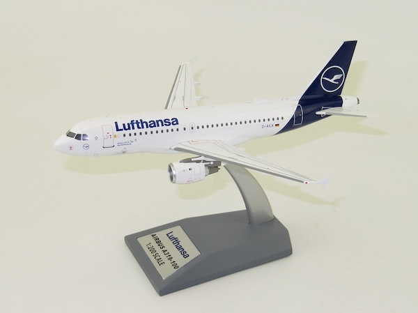 Airbus A319-112 Lufthansa D-AILK With Stand JF-A319-001