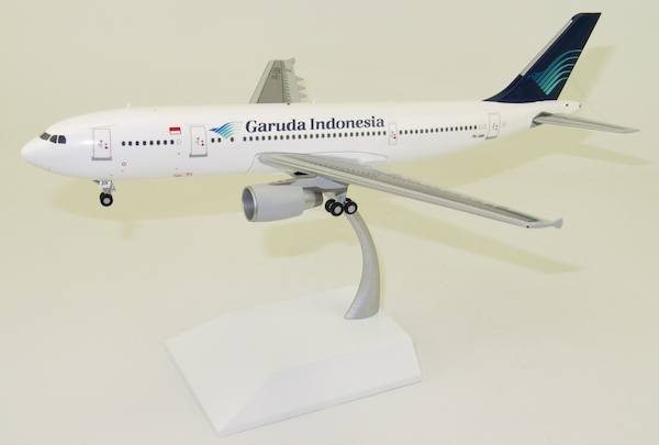 A300-600R (Garuda Indonesia) PK-GAN With Stand LH2069