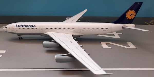 Airbus A340-211 Lufthansa D-AIBF