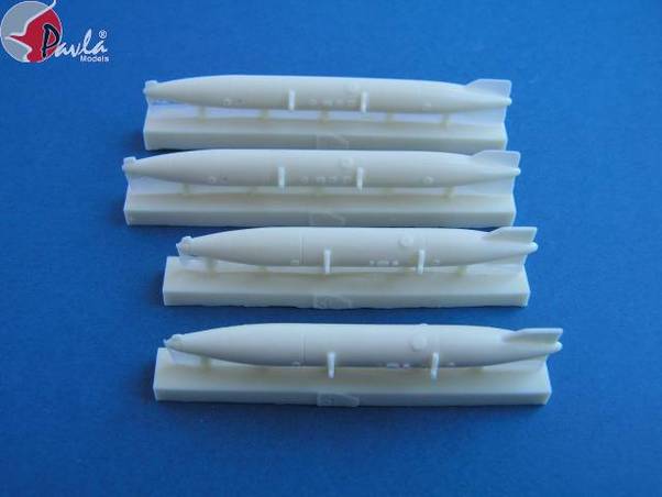 Drop tanks for Su17/22 and Su25 W7243