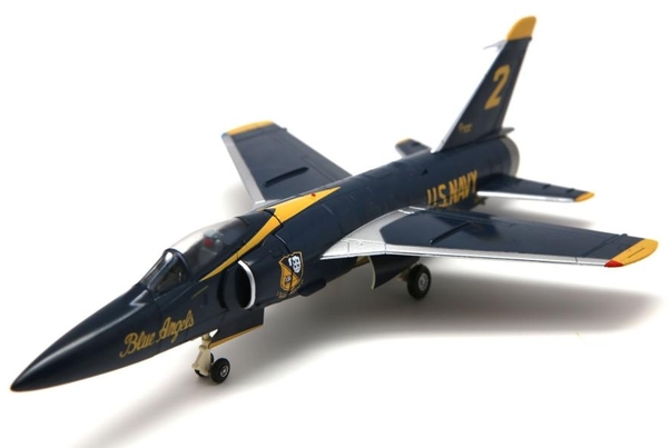 F11F-1 Tiger (US Navy, Blue Angels, 141790, #2 aircraft, 1964-65) FA728005
