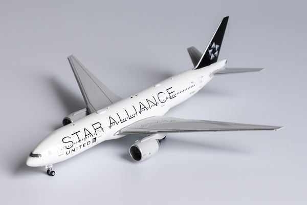 Boeing 777-200ER United Airlines Star Alliance N77022 72001
