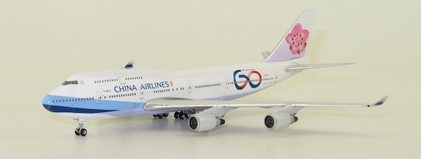 Boeing 747-400 China Airlines 60th B-18210 04333